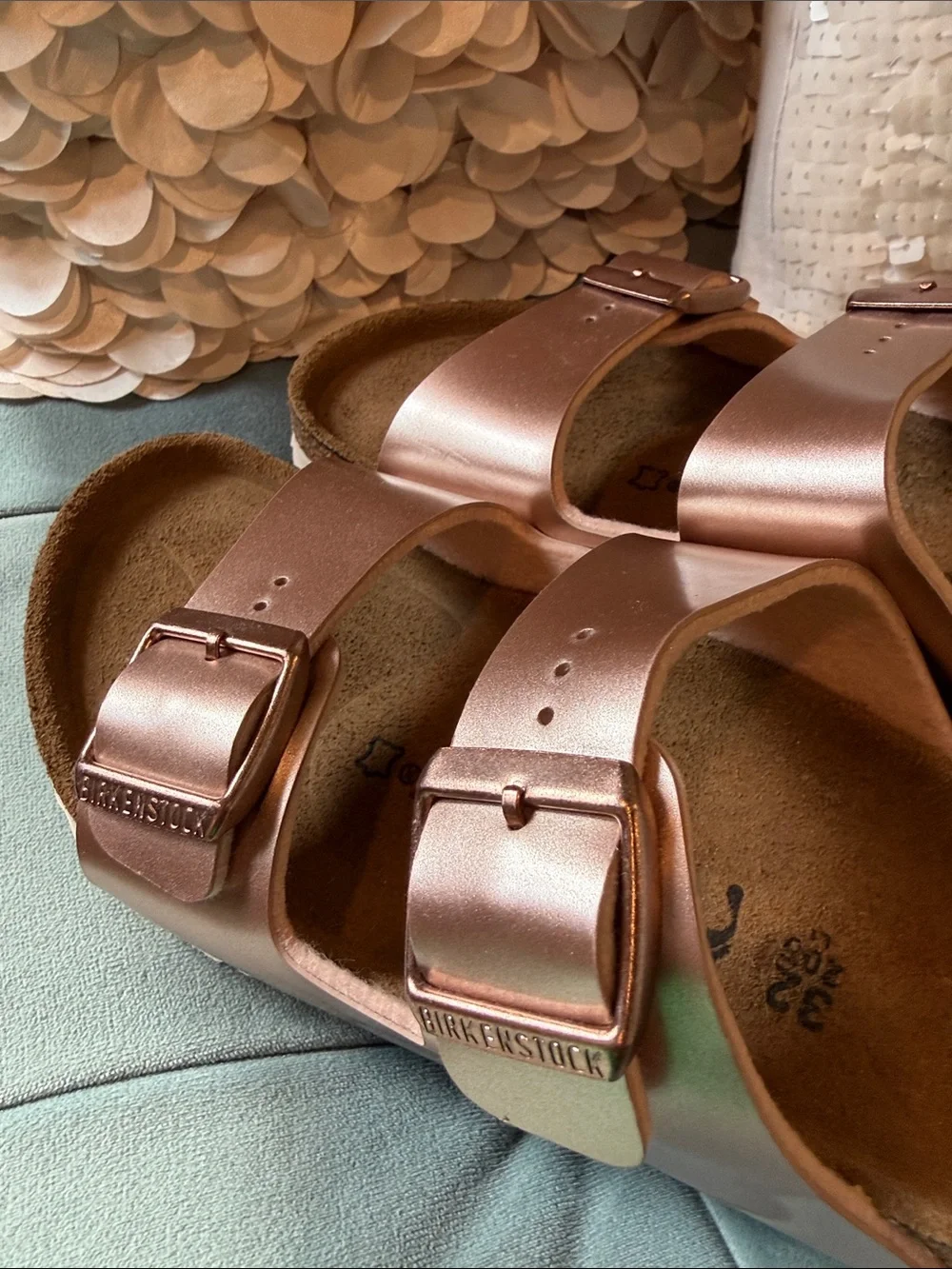 Birkenstock Kids Sandal in Rose Gold Metallic - Size 1.5 (32)